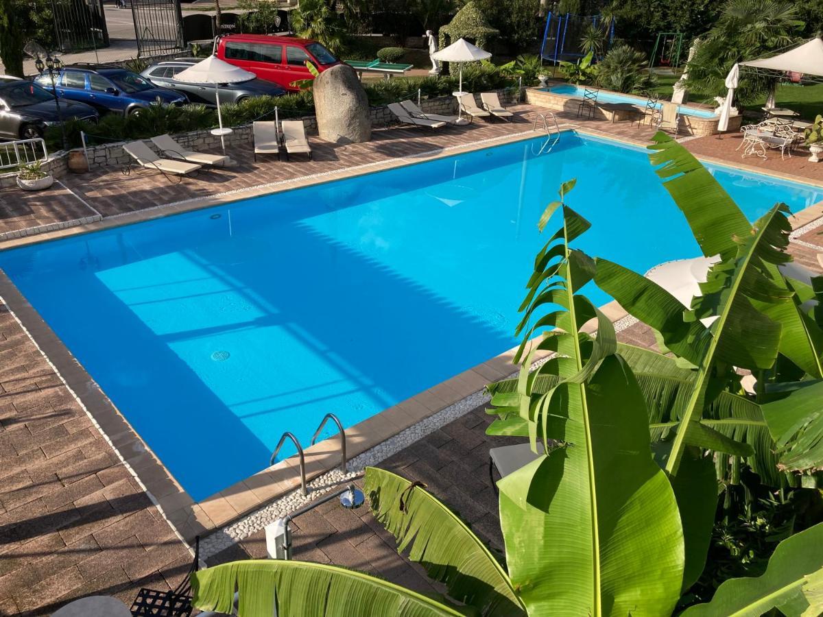 Residenza Le Due Torri Aparthotel Riva del Garda Exterior photo