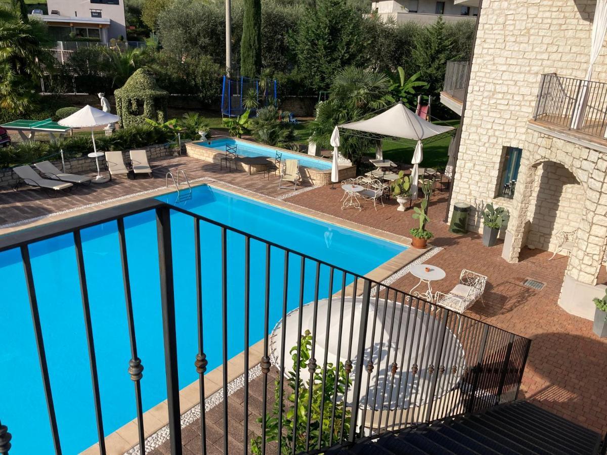 Residenza Le Due Torri Aparthotel Riva del Garda Exterior photo