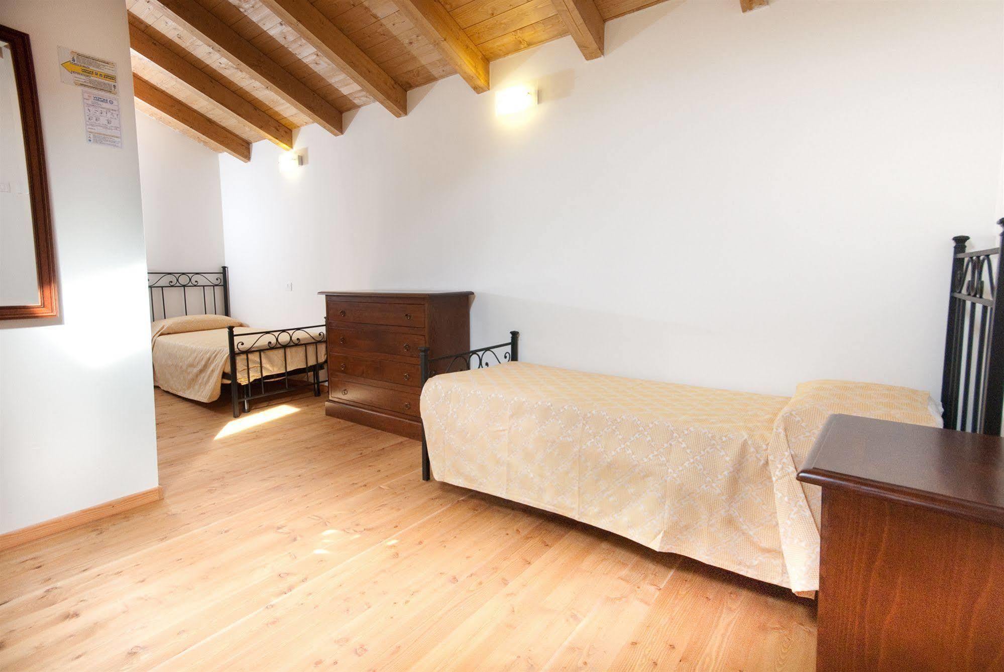 Residenza Le Due Torri Aparthotel Riva del Garda Exterior photo